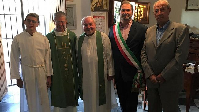 Avvicendamento a Buseto Palizzolo. Il saluto al parroco che “lascia” dopo 15 anni