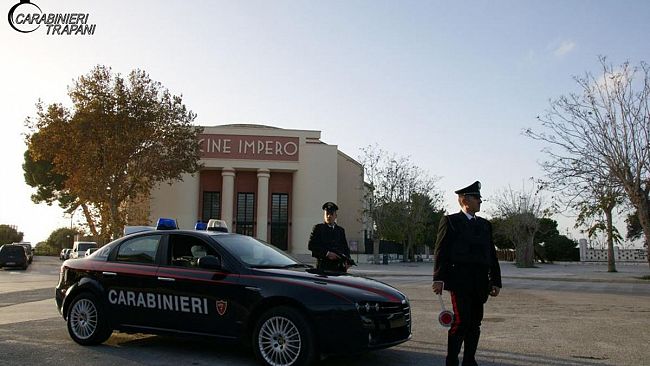 Derubò due turisti americani di tutti i loro averi, arrestato dai carabinieri