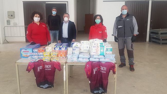 Partanna, “Nati Stanchi Bike” donano beni per l’infanzia