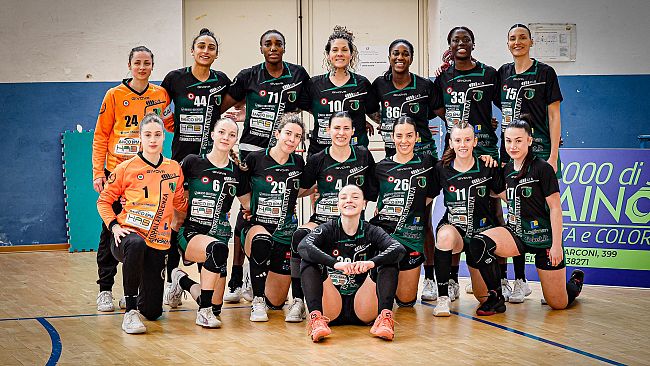 handball-erice-in-pausa-per-gli-impegni-internazionali-4-arpie-in-nazionale