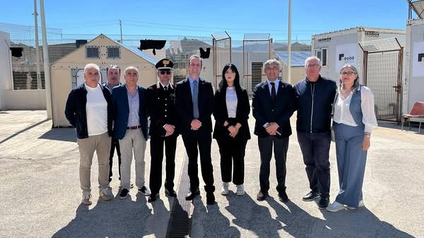 Migranti, delegazione di Forza Italia oggi in visita all’hotspot di Pantelleria