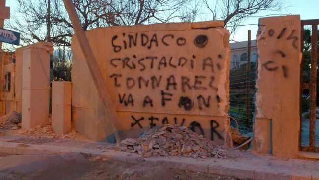 “Se i muri potessero parlare..”. Il mistero della scritta di Tonnarella