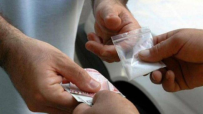 Arrestato con 10 kg di cocaina in auto