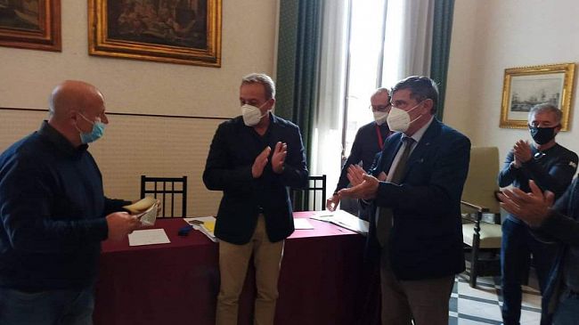 Trapani, consegnato un encomio al dipendente comunale Giuseppe Gabriele