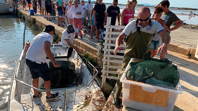 La Guardia Cositera sequestra attrezzi da pesca nella Riserva Naturale Orientata  “Isole dello Stagnone”