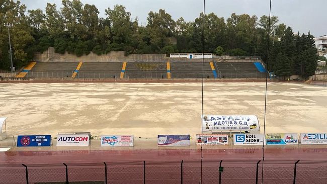 calcio-alcamo-terrasini-mundi-rinviata-per-impraticabilita-del-campo-prima-premiato-capitan-lo-monaco