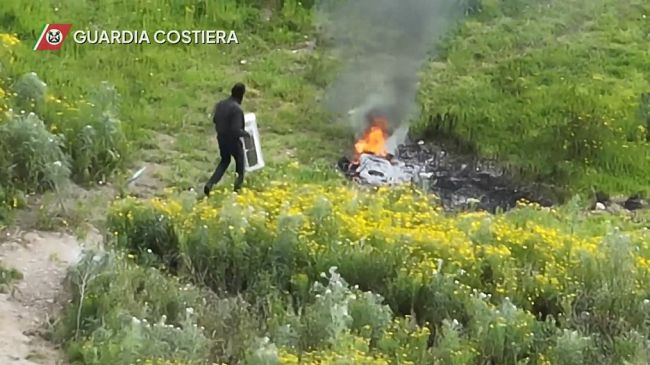 A fuoco rifiuti nell’area protetta della Saline, individuato ed arrestato un cinquantenne