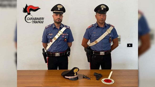 Marsala. Minaccia l'ex con una pistola clandestina: 25enne arrestato