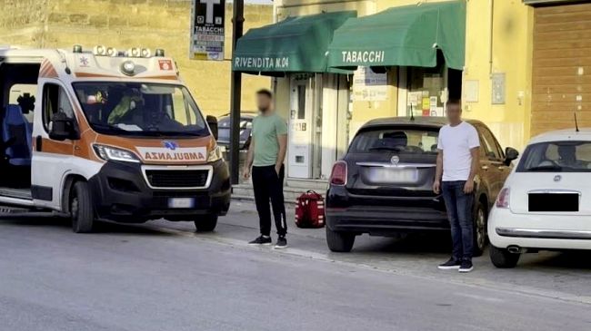 Malore in strada a Petrosino: soccorso un uomo in via Ugo La Malfa