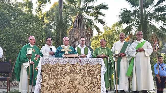 cinquantanni-di-sacerdozio-per-don-salvatore-cipri-festa-a-salemi-con-oltre-400-fedeli