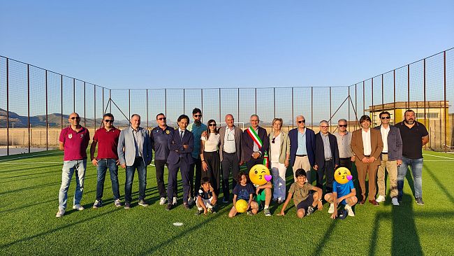 calatafimi-new-look-per-il-campo-di-calcetto-comunale-a-sasi