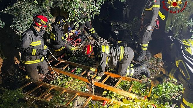 ​Cade in un pozzo nella campagna marsalese, 52enne soccorso a 30 metri di profondità