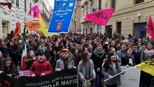 VIDEO – Giornata delle vittime di mafia, un grande corteo a Trapani