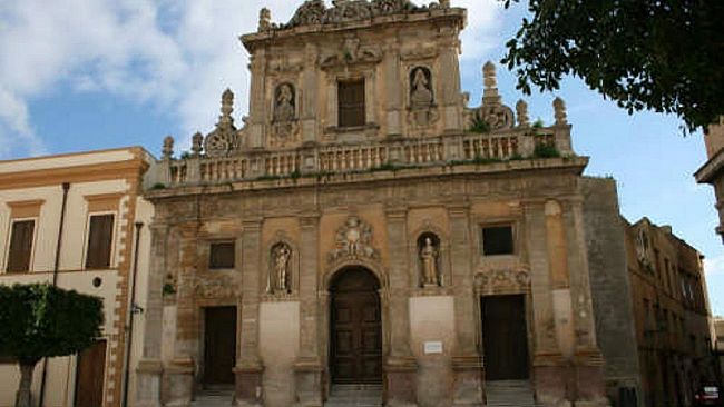 A forte rischio crollo la chiesa del Purgatorio. Urgono lavori di restauro