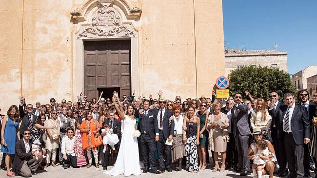 Romani, si innamorano a Favignana. Sposi sull’isola il 3 ottobre in grande stile