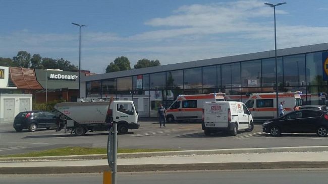 Alla Lidl di Castelvetrano scatena una rissa e strappa la pistola ad un agente di PM. Arrestato un extracomunitario