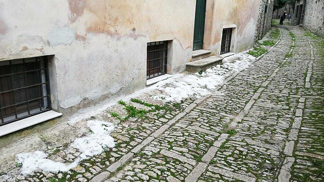 Erice, leggero nevischio all’alba. Stanotte possibile neve