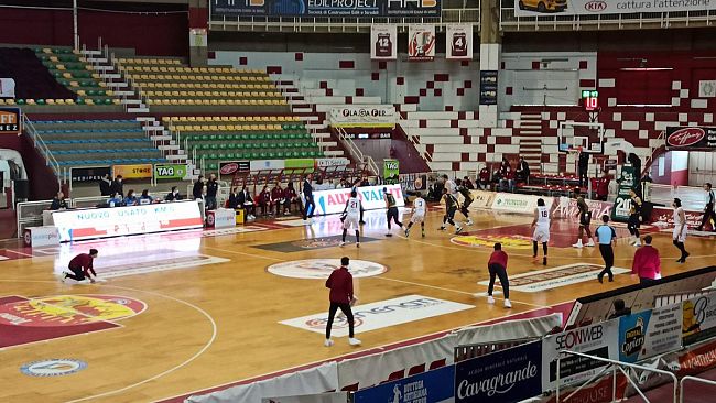 Diventerà Bellissima sulla pioggia al PalaIlio: “Politica sportiva fallimentare, Abbruscato inadeguato”