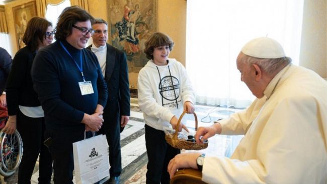 Filippo Drago e la sua famiglia incontrano Papa Francesco