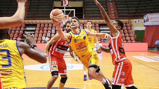 Trapani Shark, Rossato è il primo colpo