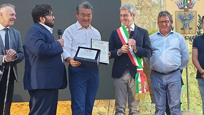 Salemi, cittadinanza onoraria all'imprenditore coreano Yongman Kim