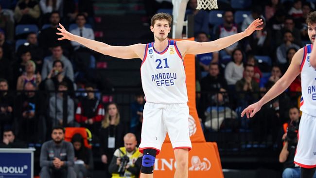 Trapani Shark, Pleiss approda al Panathinaikos