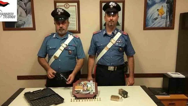 Marinella di Selinunte, spara su un’auto parcheggiata su strada: arrestato dai Carabinieri