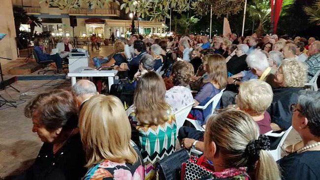 Mazara, sulla terrazza dell’Alhambra presentato il libro di Flora Savona