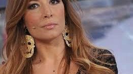 Selvaggia Lucarelli ospite della rassegna letteraria “L’altra marea – Approdi d’autore alla Tonnara Florio di Favignana”