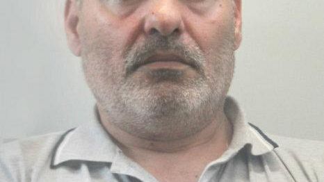 TRAPANI – La Polizia di Stato arresta un pregiudicato per tentato omicidio. Dopo un litigio, tende un agguato all’avversario, spara ma sbaglia persona.