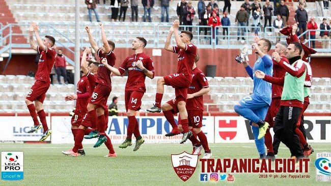 Calcio: è tris Trapani, travolto il Fondi