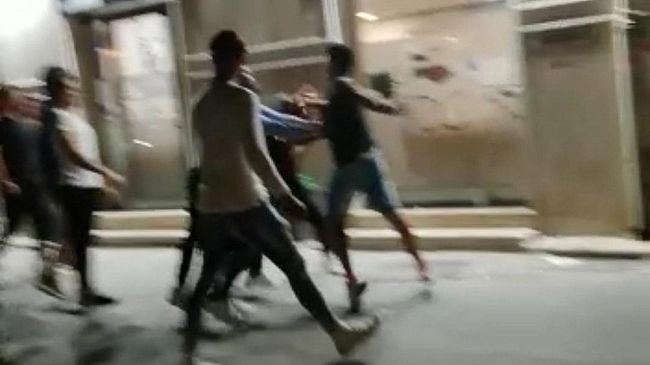 Trapani, centro storico fuori controllo: risse e scazzottate nella notte