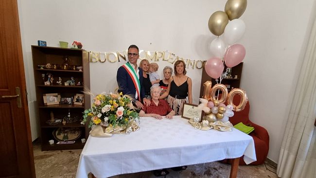 Valderice festeggia i cento anni di Caterina Navetta