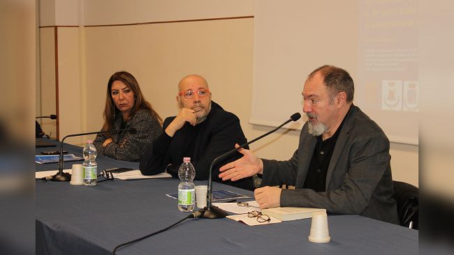 erice-non-ti-scordar-di-me-lo-scrittore-carlo-lucarelli-ha-incontrato-gli-studenti