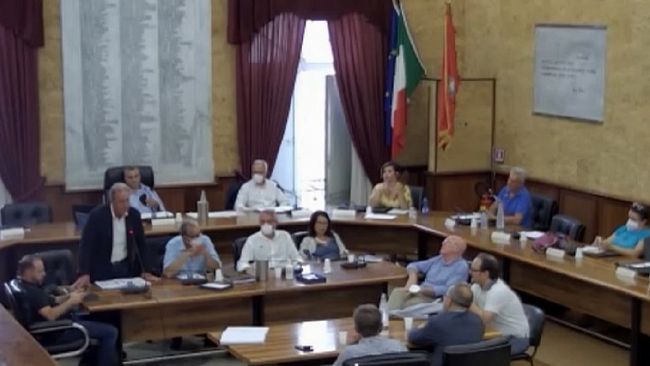 Ieri in consiglio comunale spazio alle comunicazioni e alle interrogazioni