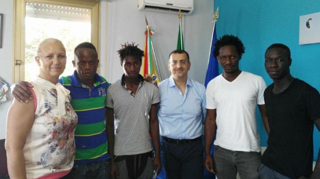 Servizio sociale a Petrosino a cura dei ragazzi dello Sprar. L’appello del Sindaco ai cittadini