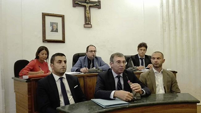 Prevenzione e misure contro gli incendi: ieri consiglio comunale straordinario aperto