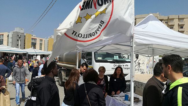Trapani, il M5s continua la campagna informativa sulla differenziata al mercato del giovedì
