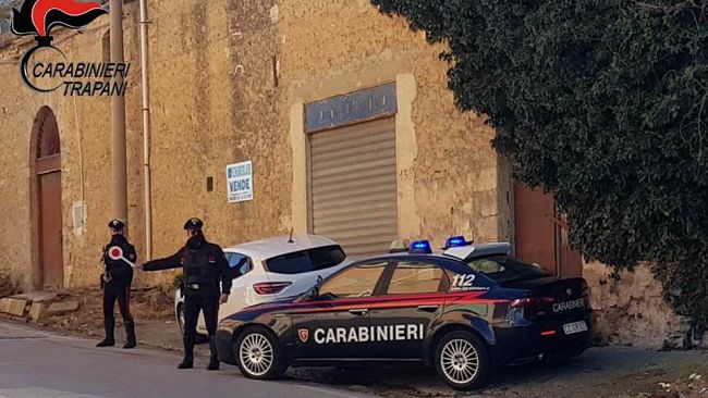 Alcamo, evadono dai domiciliari: 2 arresti dei Carabinieri