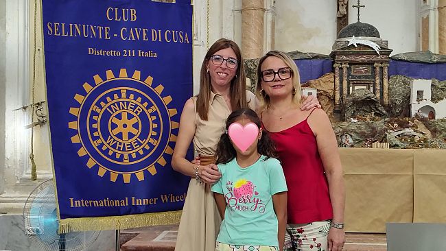 linner-wheel-club-selinunte-cave-di-cusa-consegna-alla-mamma-di-ilenia-i-fondi-raccolti