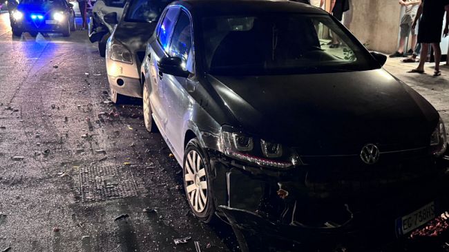 Trapani: Incidente in via Mazzini, un ferito e sei auto distrutte