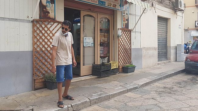 Piazza Porta Palermo, marciapiedi molto scivolosi. Pericolo per le persone