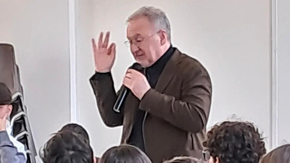 mazara-gli-studenti-del-liceo-adria-ballatore-partecipao-allevento-il-dis-crimine-di-genere