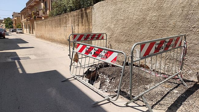 Mazara, nuovo cedimento stradale in via delle Latomie. Il consigliere comunale Randazzo chiede un intervento urgente  