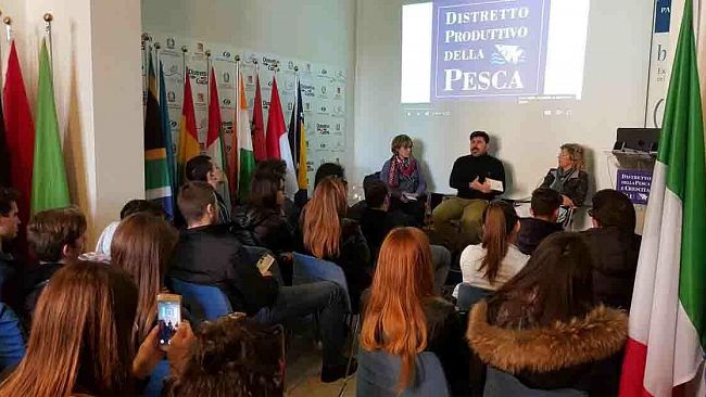 Mazara, studenti del “Duca degli Abbruzzi-Libero Grassi” di Palermo a lezione di blue economy al Distretto della Pesca