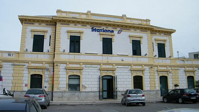 Mazara, 2 posteggiatori abusivi fermati, multati e allontanati da Piazza “Stazione” e Piazzale Quinci