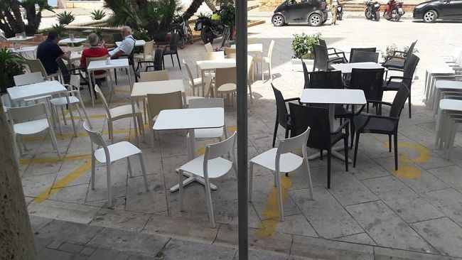 Mazara, piazza Mokarta, stalli per disabili spostati. Scoppia polemica su facebook. Seguirà in tribunale?