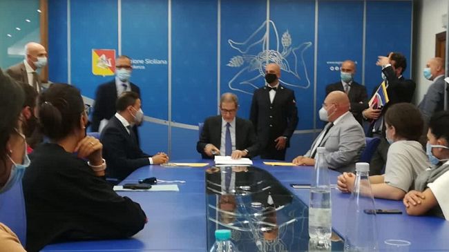 Musumeci incontra famiglie dei pescatori detenuti a Bengasi. “Doloroso logoramento. Pensiamo di appellarci al diritto internazionale”