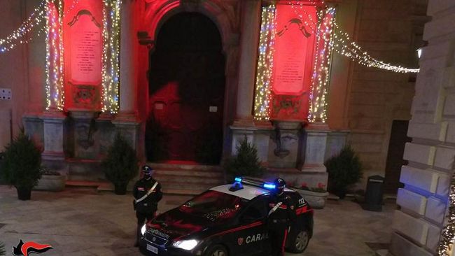 Trapani, deteneva illegalmente diversi kili di artifizi pirotecnici: denunciato dai  Carabinieri