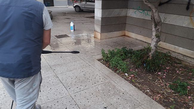 L’Unione Maestranze ripulisce l’area antistante la sede di piazza Scarlatti